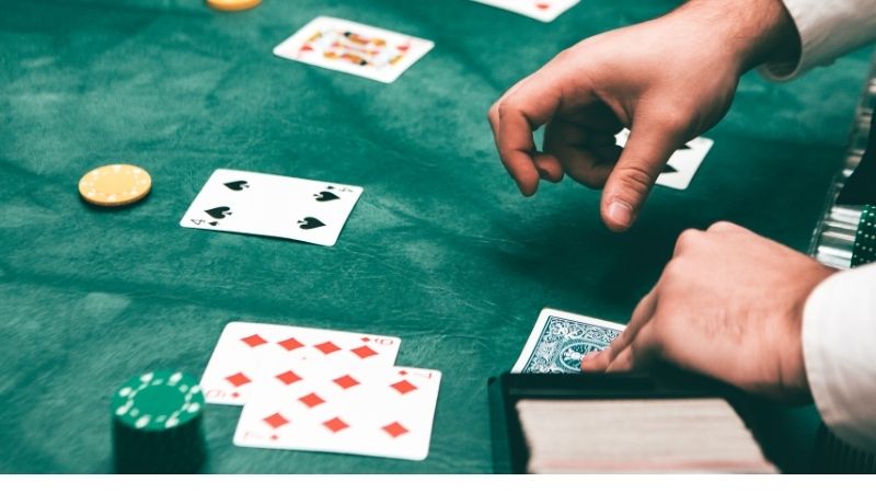 Tìm hiểu luật đánh bài cực đơn giản